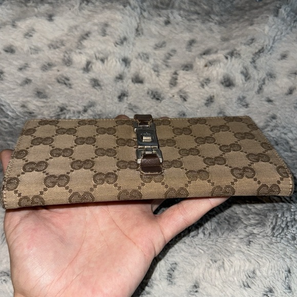 Women’s or Men's Gucci Canvas Long Wallet!! Comes with interlocking hardware! - Picture 3 of 17
